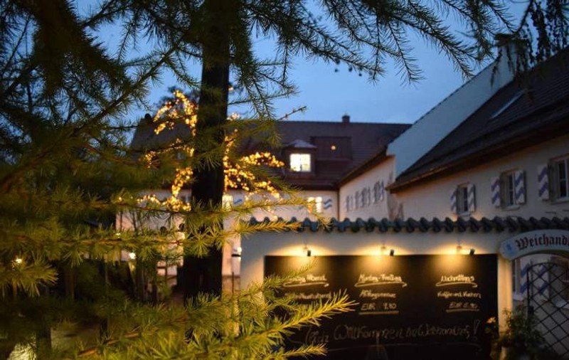 O familie de români a provocat un incendiu în camera de hotel în timpul unei excursii la Munchen. Camera s-a umplut de fum și cei trei au ajuns la spital