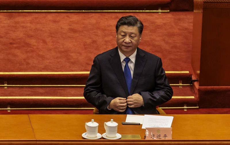Liderul Chinei Xi Jinping merge în Hong Kong-ul îngenuncheat pentru a aniversa 25 de ani de la predarea orașului către Beijing