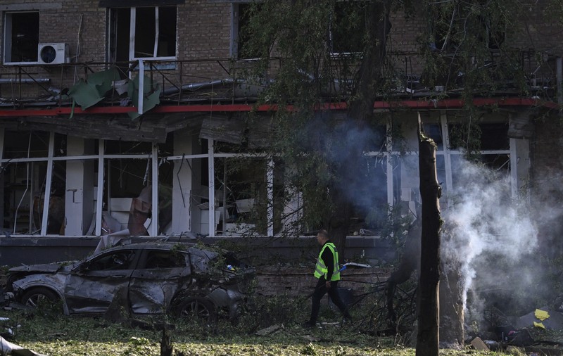 Atac masiv cu drone în Odesa: rușii au lovit clădiri de locuințe, provocând incendii și rănind civili