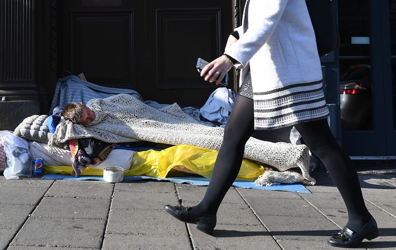 Decizie fără precedent în Ungaria. Oamenii fără adăpost vor ajunge la închisoare dacă mai dorm pe stradă