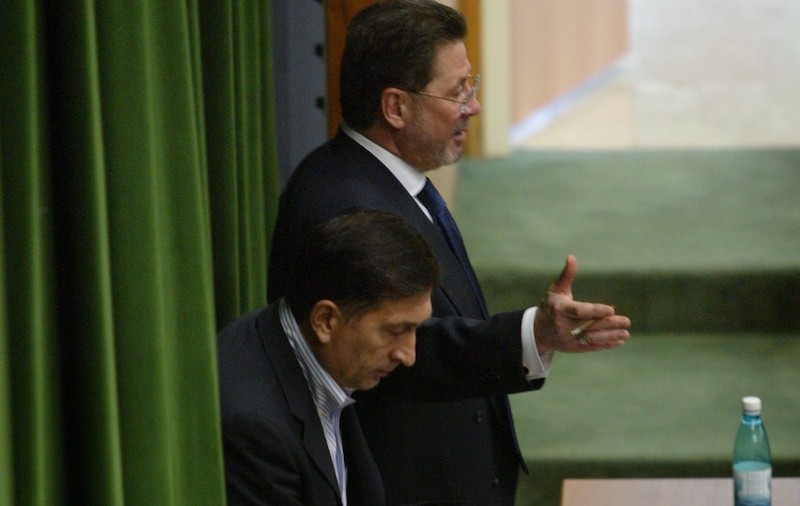 Cornel Dinu a povestit cum a fost mituit Ion Crăciunescu de Bernard Tapie cu 20.000 de dolari într-o pădure!