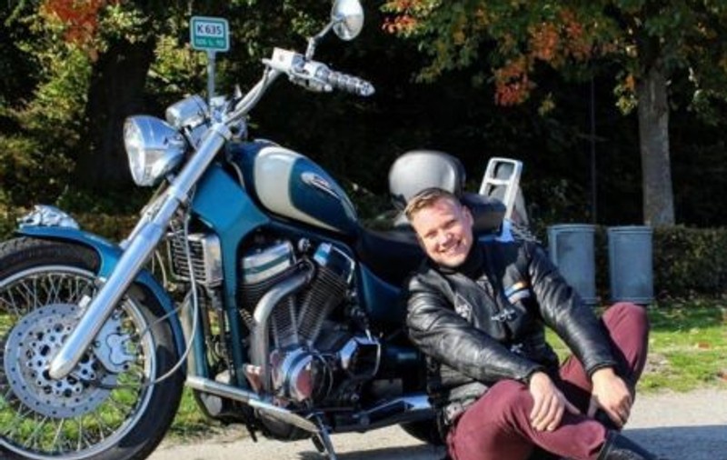 Un motociclist mort într-un accident ar fi fost jefuit pe drumul spre morgă, acuză părinții acestuia