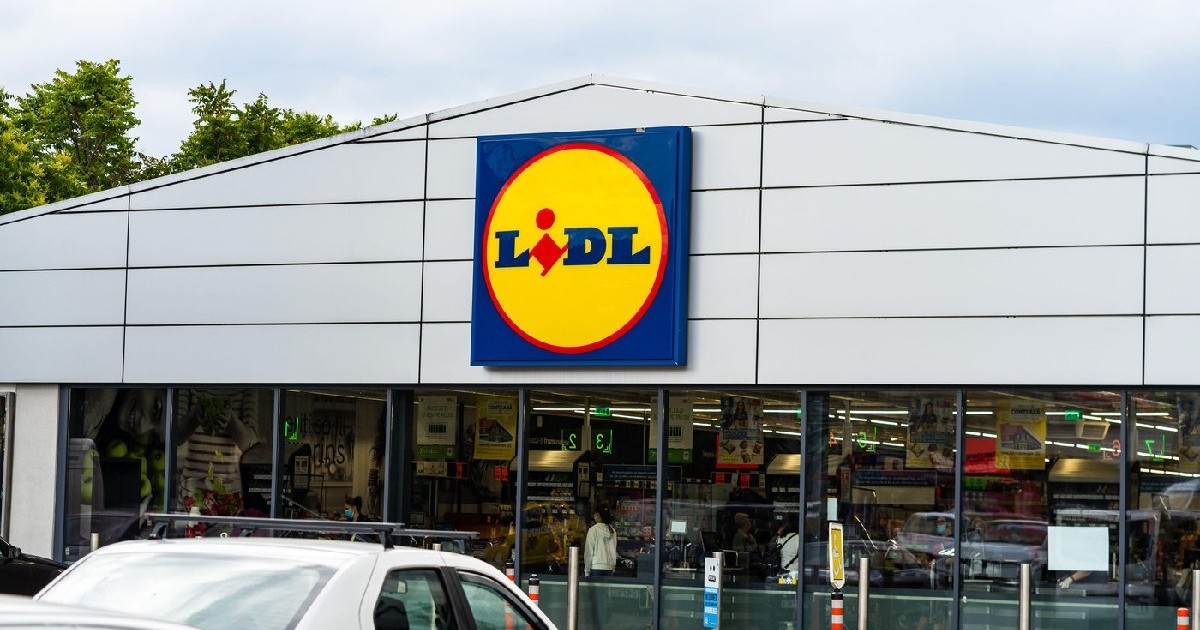 Vedere a unui supermarket LIDL din București, România, 2020
