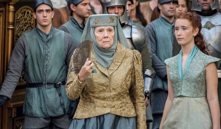 Diana Rigg în serialul „Game of Thrones”, în care a interpretat-o pe Olenna Tyrell, supranumită „Regina Spinilor”. Sursă foto: Profimedia