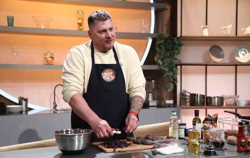 Cine este Gabriel Drăgușanu, românul care a venit din Germania pentru a participa la „Chefi la cuțite”. „Știu că voi fi concediat”