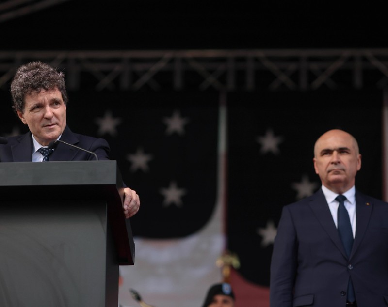 Nicușor Dan și Ilie Bolojan, față în față pe aceeași scenă la recepția de Ziua Independenței SUA: ce mesaje au transmis