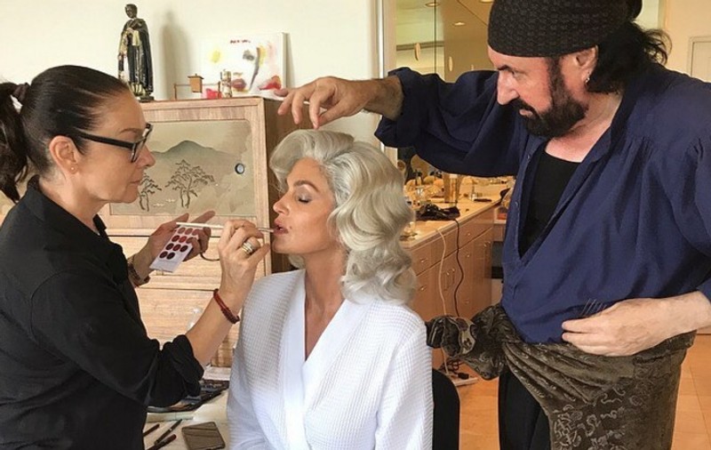 Cindy Crawford s-a transformat în Marilyn Monroe. Cât de bine seamănă cele două