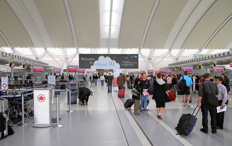 Un terminal al aeroportului din Berlin a fost evacuat din cauza unui pachet suspect