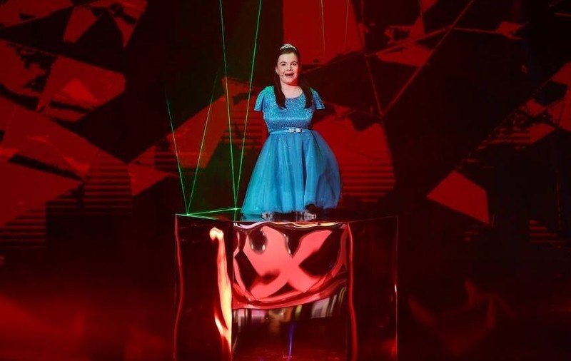 Mesajul lui Lorelai Moșneguțu, fata fără mâini care cântă la pian după calificarea în finala Românii au talent. "M-au tratat ca pe o prințesă"