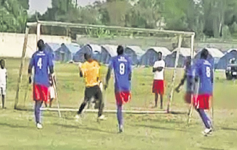Video / Joacă fotbal într-un picior