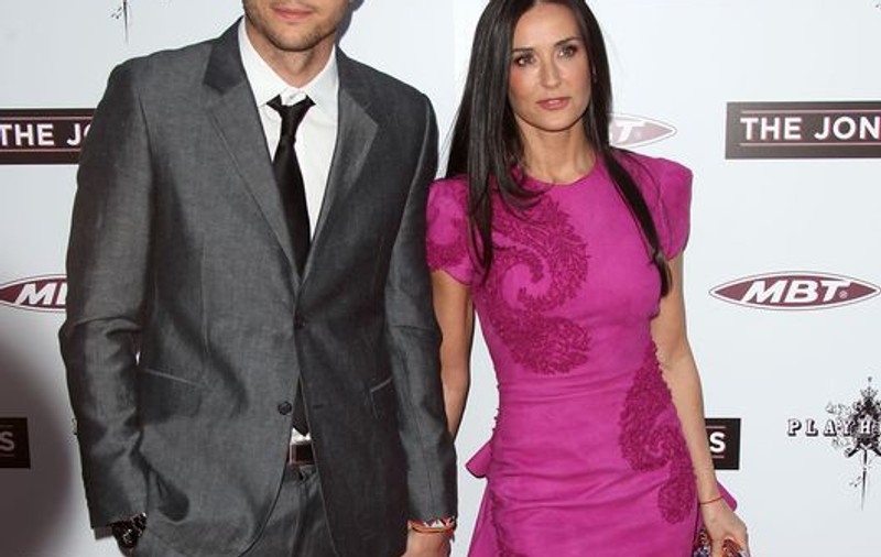 Ashton Kutcher nu vrea copii cu Demi Moore
