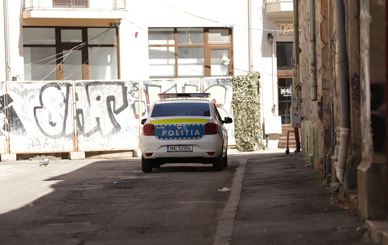 Bărbatul care a înjunghiat o femeie cu un cuţit, în Centrul Vechi din București, arestat preventiv. Atacul, „unul întâmplător”