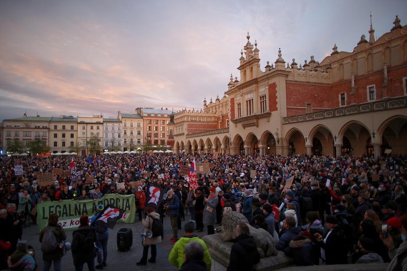 Protestul „Not one more” (Nu încă una) din Cracovia, Polonia, pe 7 noiembrie | Foto: EPA