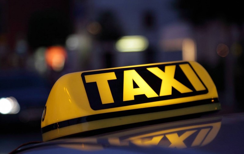 Bogdan Chirițoiu: Eliminarea aplicațiilor de taxi nu ar fi în beneficiul clienților. Aplicațiile Star Taxi și Clever Taxi ar putea fi interzise în București
