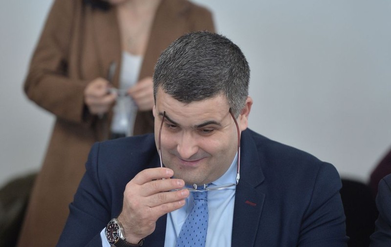 Ambasada Rusiei îl compară pe ministrul Apărării, Gabriel Leș, cu un nebun. De la ce a pornit totul