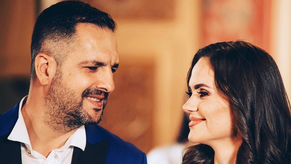 Mădălin Ionescu a cerut-o de nevastă pe Cristina Șișcanu complet dezbrăcat. Și ea a fost fix la fel