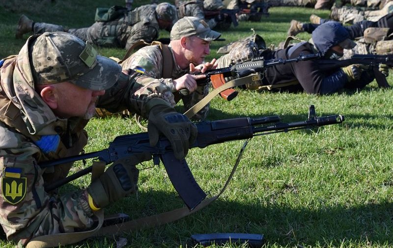 Militarii ucraineni s-ar putea antrena și în România. Ministrul Apărării: „Există posibilitatea asta”