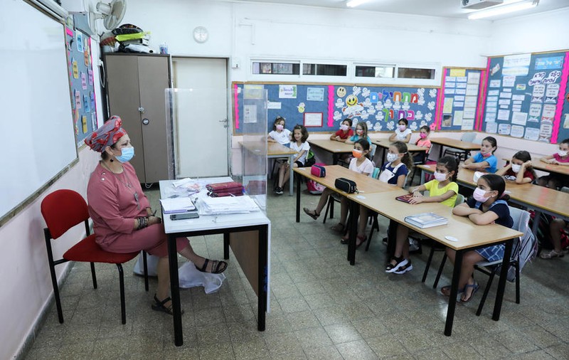În Israel, profesorii care nu au certificatul verde nu vor mai putea preda în școli