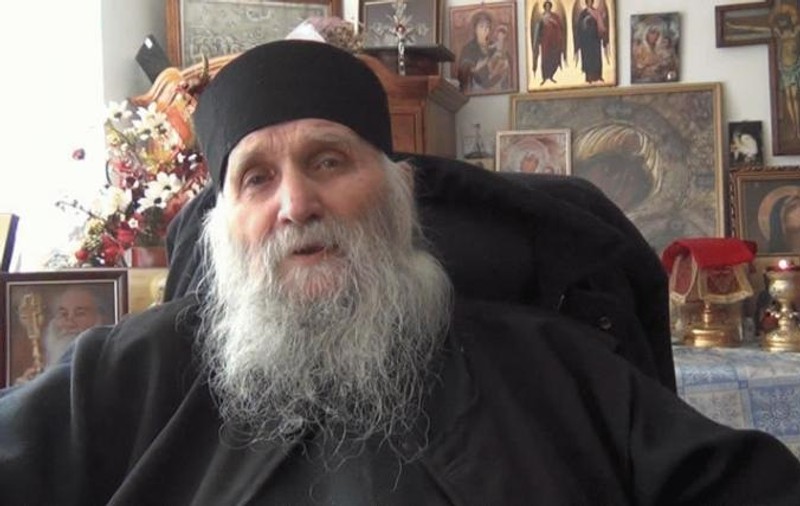 Părintele Ieromonah Daniil, de la mănăstirea Frăsinei, a murit în timp ce săvârșea slujba de Înviere