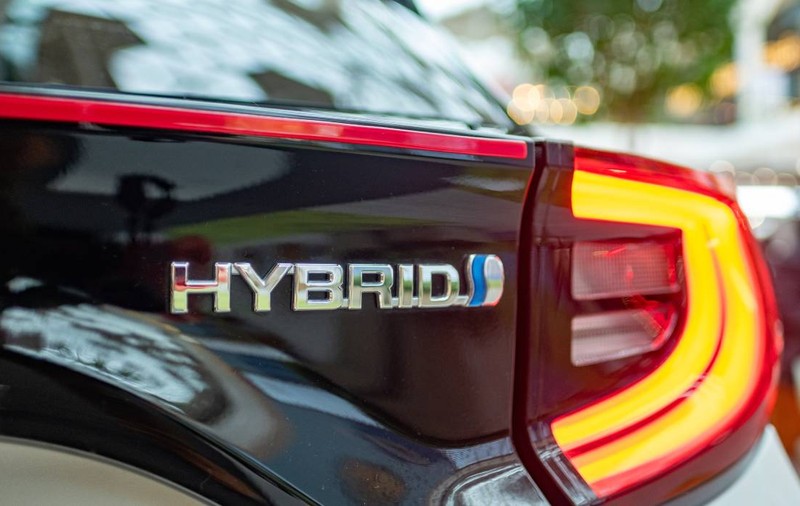 Unu din trei români visează la o mașină hibrid, în timp ce preferințele pentru diesel, electric sau benzină sunt în scădere