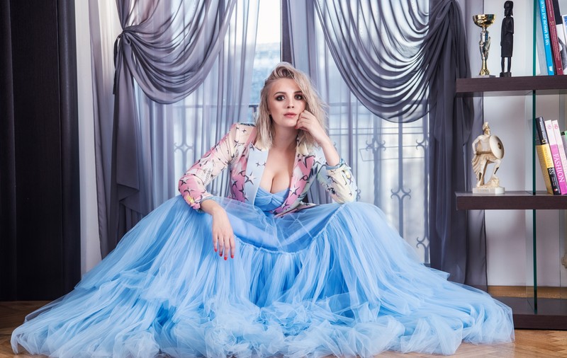Cum se împarte Diana Dumitrescu între jobul de gazdă tv la "Mireasă" și cel de mamă