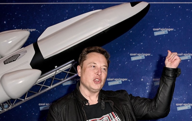 Vladimir Putin îl ridică în slăvi pe Elon Musk: „Genul de persoană care apare rar”