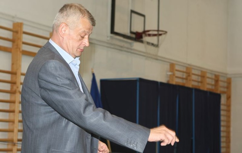 Sorin Oprescu se pregăteşte de slam dunk