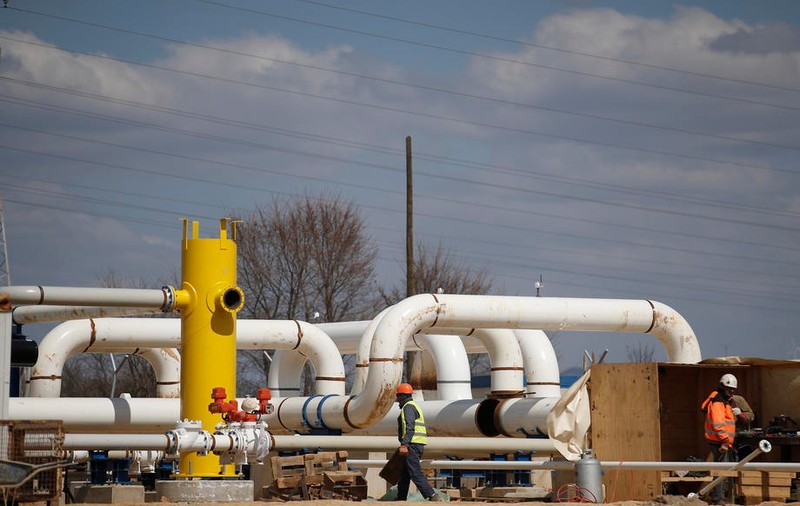 SUA și UE, aproape de un acord pentru reducerea dependenței de energia rusească. Statele Unite ar urma să asigure necesarul energetic pentru Europa
