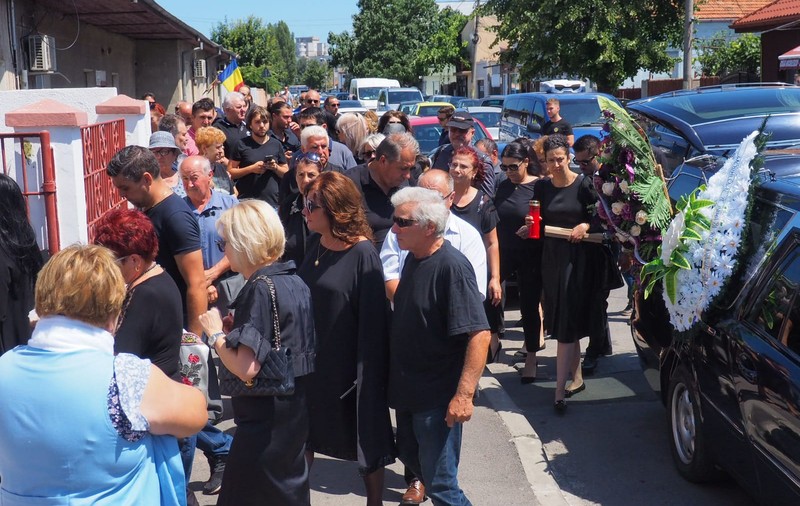 Mesajul cutremurător scris de mama lui Marcel Toader, pe coroana din flori