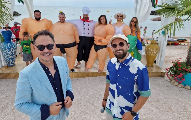 Daliana Răducan și Gabriela Prisăcariu, la mare alături de Răzvan Simion și Dani Oțil. Cum s-au pozat toți: „Familia”