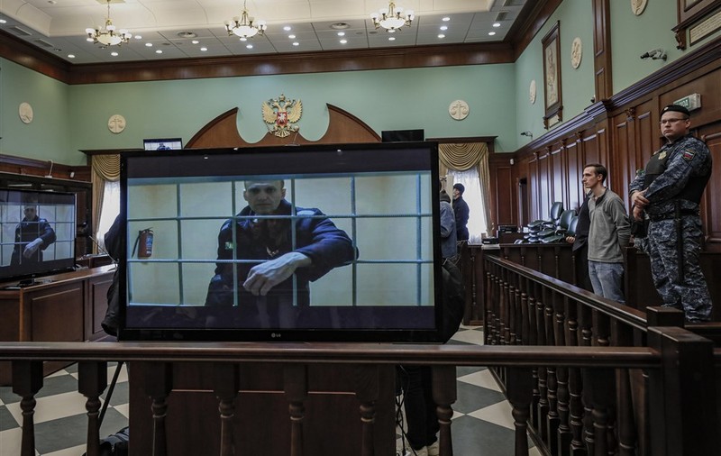 Navalnîi anunță că dă în judecată conducerea coloniei penitenciare pentru că nu i s-au dat ghete de iarnă