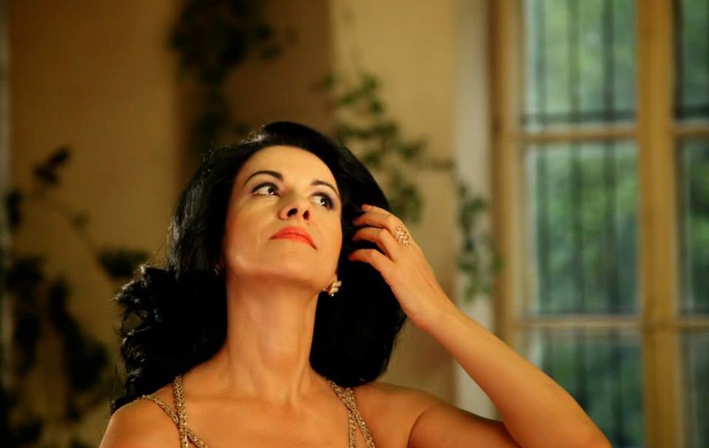 FOTO: Angela Gheorghiu, CA O PRINŢESĂ în videoclipul CELEI MAI EMOŢIONANTE PIESE ROMÂNEŞTI