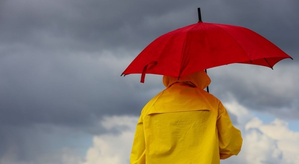 De ce să porți haine colorate când e vremea urâtă  - Sursă foto: Shutterstock 