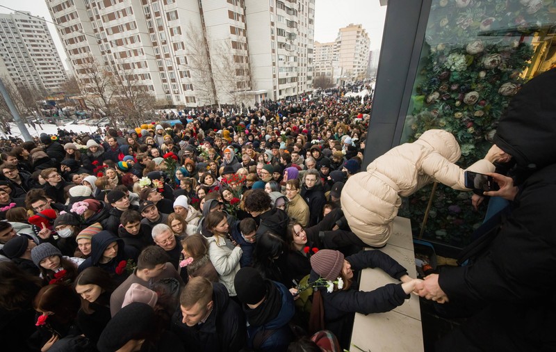 Kremlinul încearcă să anuleze influența lui Aleksei Navalnîi și după moartea sa: Putin nu-i pronunță numele, iar televiziunile de stat îl ignoră
