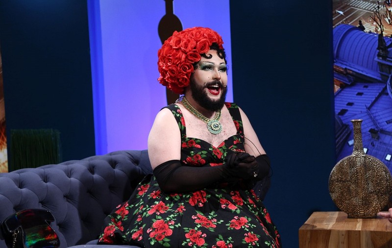 Cine e Lady Cirka, artistul de la „Chefi la cuțite”. A venit din Spania pentru a le găti celor trei jurați