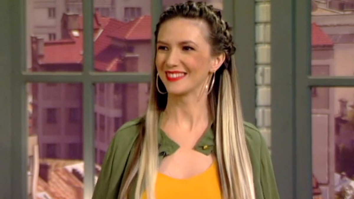 Adela Popescu a ajuns de urgență la spital