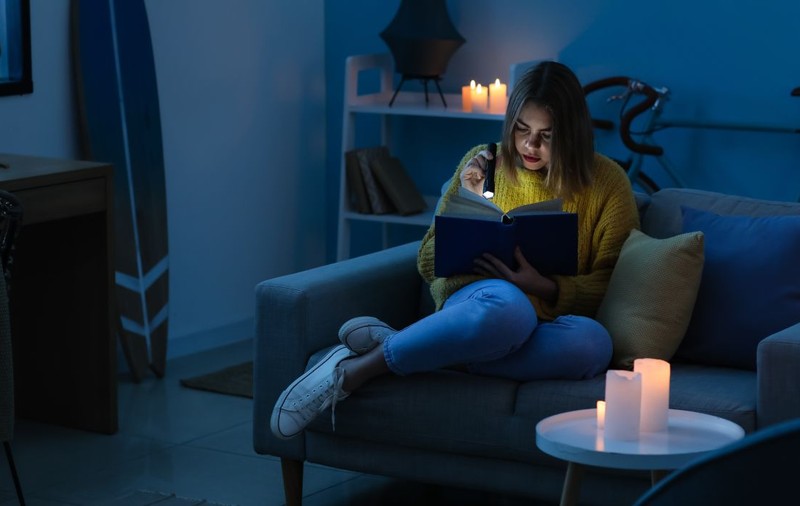 Se întrerupe curentul în București și alte 9 județe, în perioada 29 aprilie - 2 mai 2025. Lista străzilor afectate și orele la care se va lua lumina