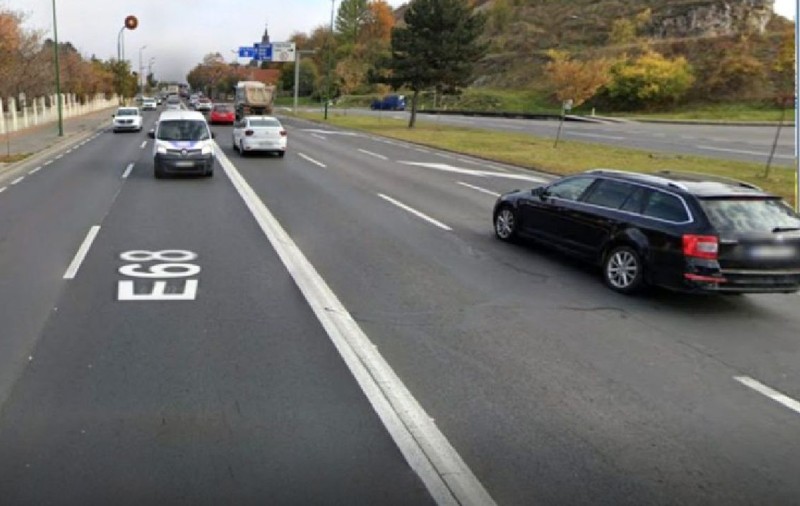 Strada din Brașov care va avea o bandă reversibilă, iar sensul de mers va fi schimbat în funcție de trafic