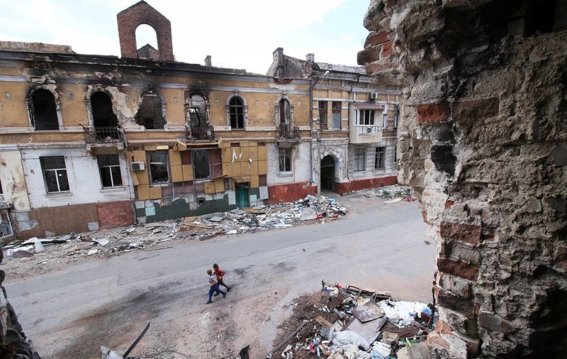 Război în Ucraina, ziua 92 | Civili uciși în atacul din Harkov, inclusiv un bebeluș. În Donbas, „luptele au atins intensitatea maximă”