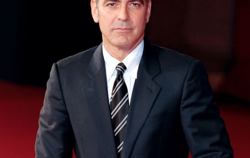 George Clooney vrea să inventeze chiloţii care să-i protejeze ”bărbăţia”