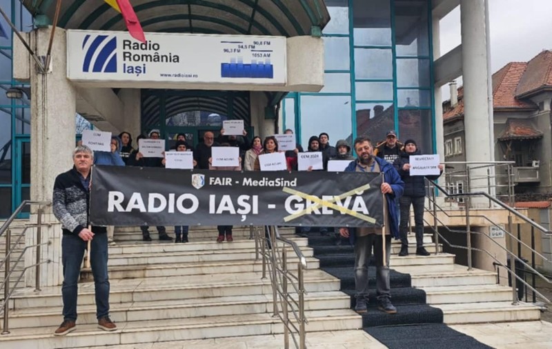 Continuă protestele la Radio Iași: angajații cer contract colectiv de muncă și acuză conducerea națională că pierde banii din rectificarea bugetară
