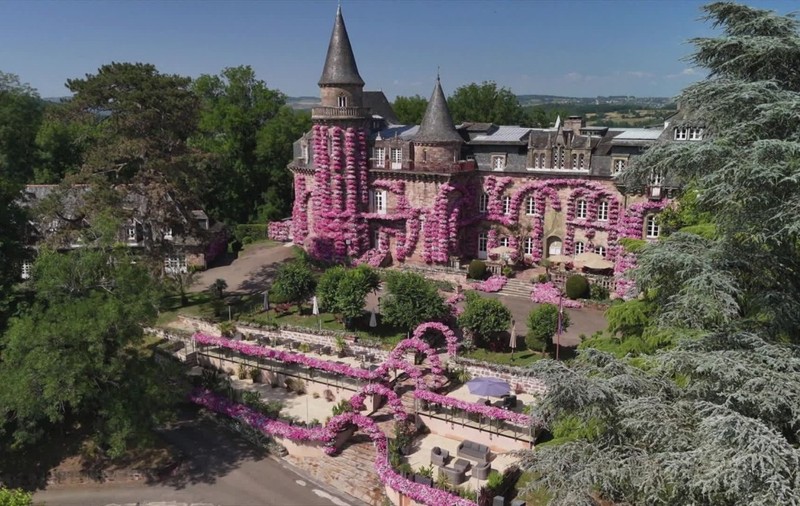 Castelul în care a locuit celebra scriitoare Colette, scos la vânzare la preț de apartament în Drumul Taberei