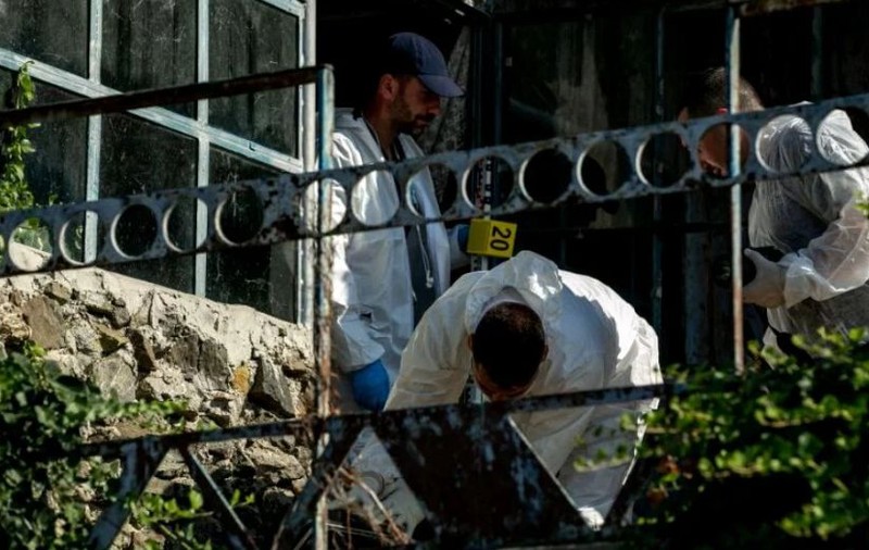 Noi fragmente osoase găsite în gropile din curtea lui Dincă. Oasele nu par umane și vor fi trimise la expertiză