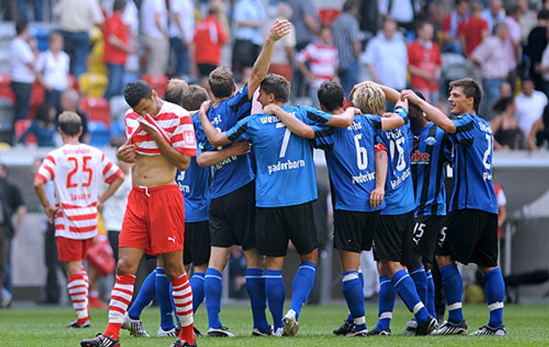 SV Paderborn 07 a aşteptat 107 ani să urce în Bundesliga