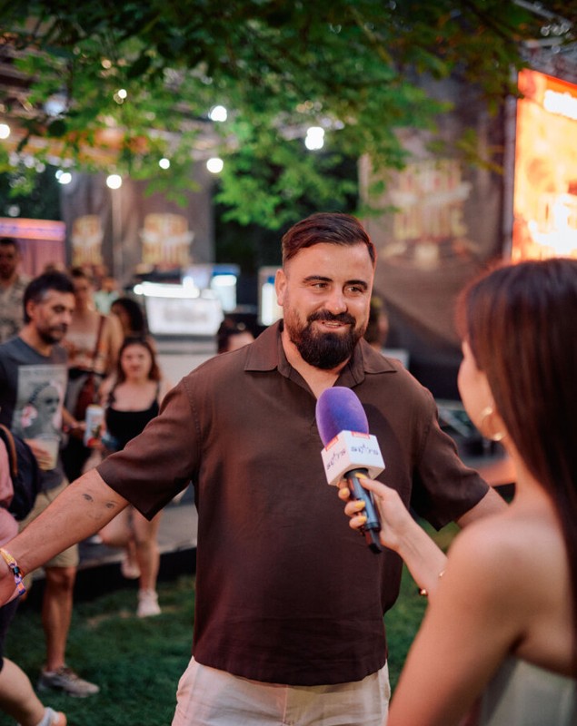 Cum a apărut Cătălin Rizea, soțul Addei, la Festivalul Summer Well 2026. Fostul concurent „Chefi la cuțite” a întreținut atmosfera