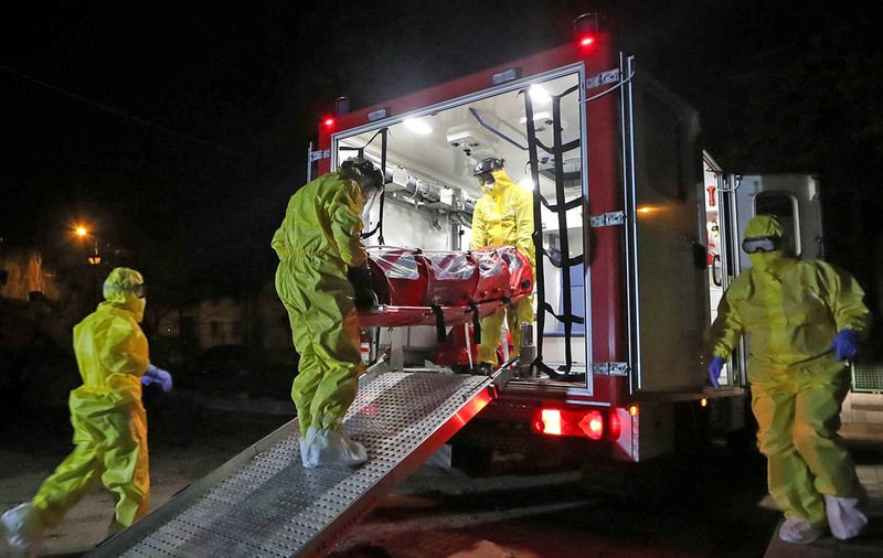 O angajată a Prefecturii Constanţa a fost confirmată cu COVID-19