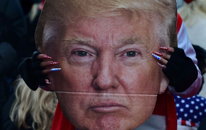 American Meme. Trump se duce la groapa de gunoi a istoriei, dar trumpiștii rămân. Inclusiv în România