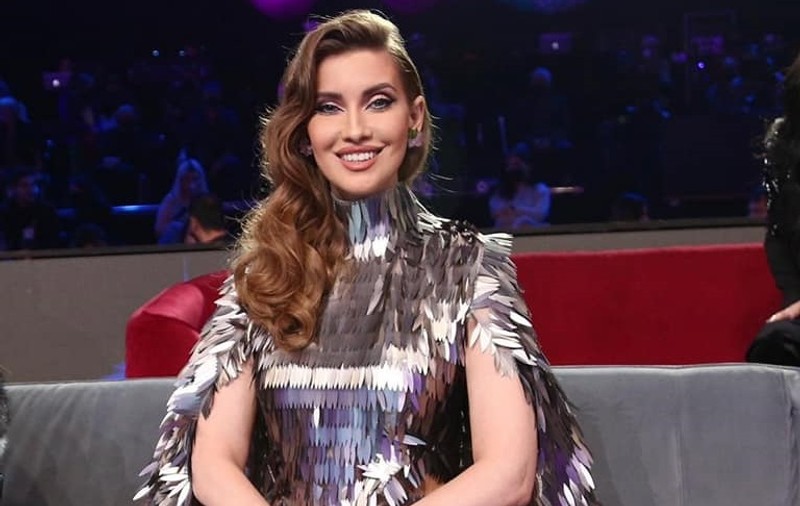 Iulia Albu și-a luat fiica cu ea, la muncă. Cum a apărut Mikaela în culisele celei mai noi emisiuni de la Antena 1