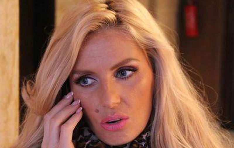 N-o să crezi DE UNDE MĂNÂNCĂ Andreea Bănică! Şi ce-i mai place!