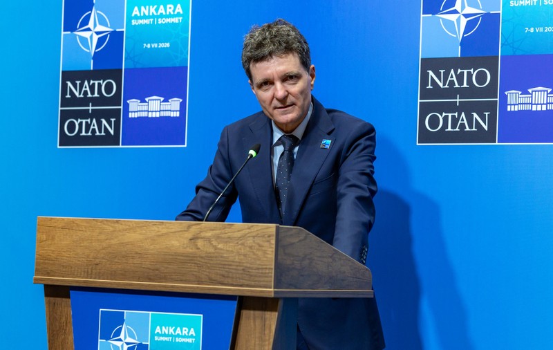 Nicușor Dan a primit un pistol Gumusay de la Recep Tayyip Erdogan. Ce va face cu arma